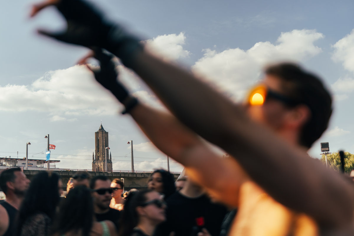 Loading... just a sec